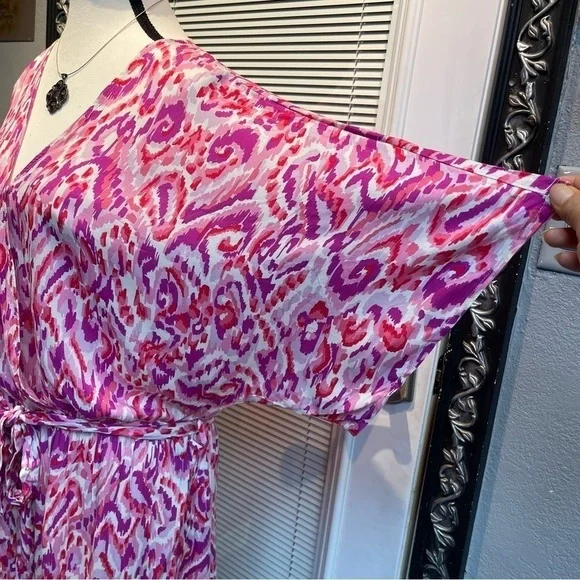 CUPSHE
Women's Pink Plunging
Loose Leg Romper new with tags size large - Picture 4 of 6